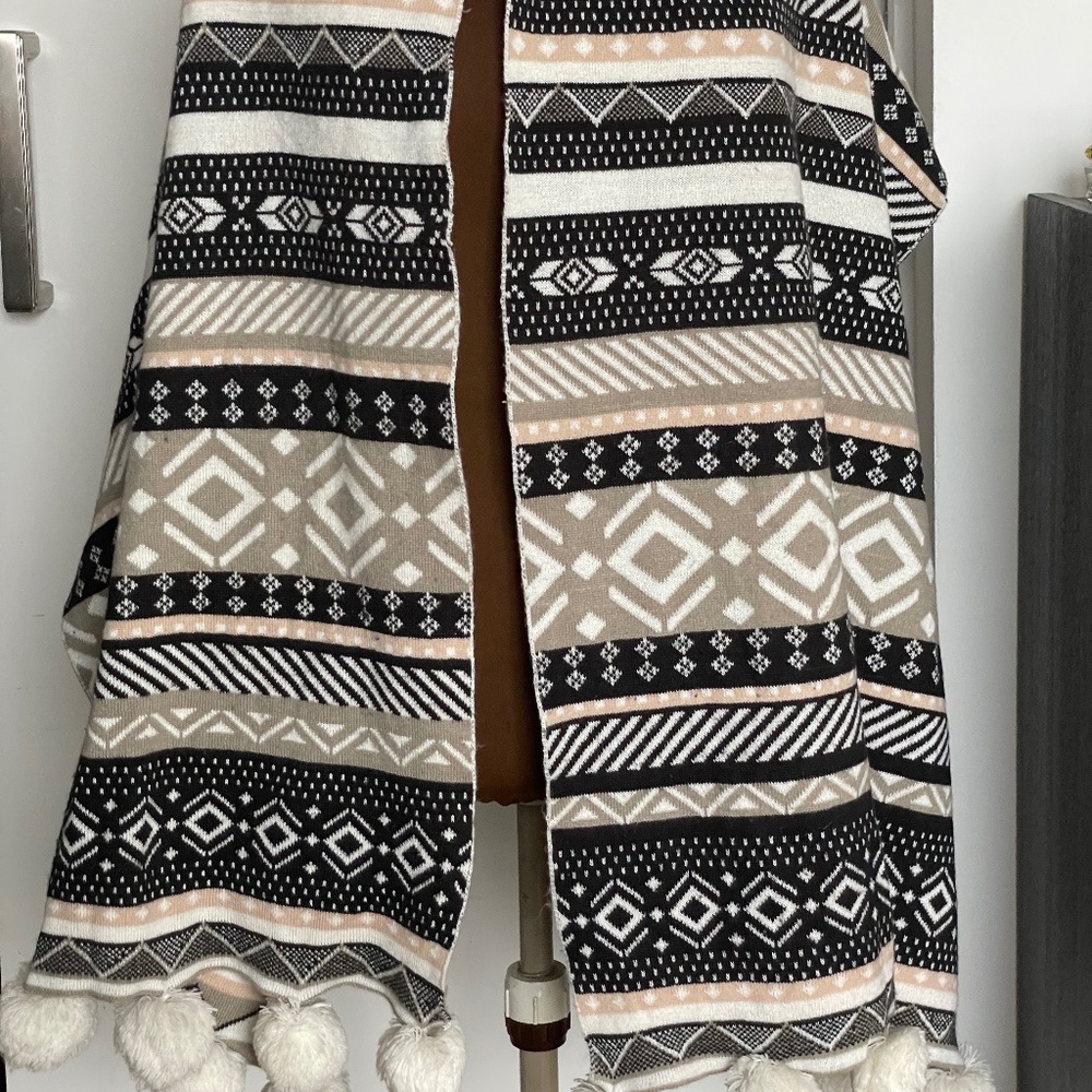 H&M Thick Pom Pom Scarf